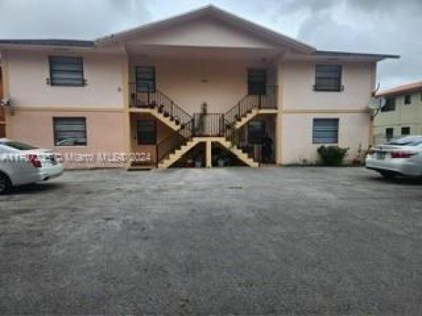 Two Twins Of Westland, 1725 W 58th St, Hialeah, Florida 33012, image 1