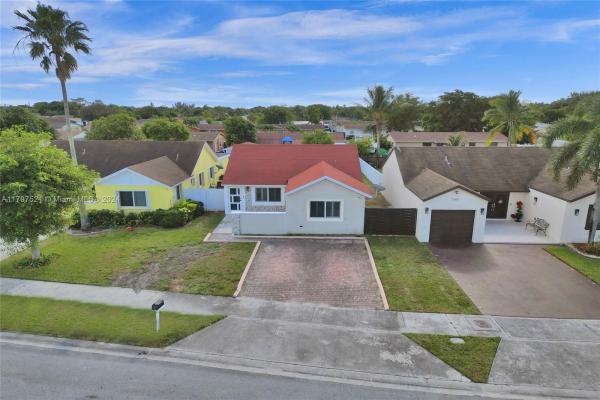 Leslie Patio Homes, 3302 NW 203rd St, Miami Gardens, Florida 33056, image 3