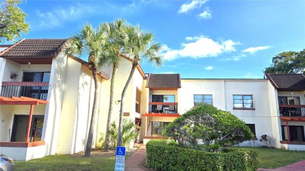 Lago Del Rey, 8670 SW 149th Ave #107, Kendall West, Florida 33193, image 1