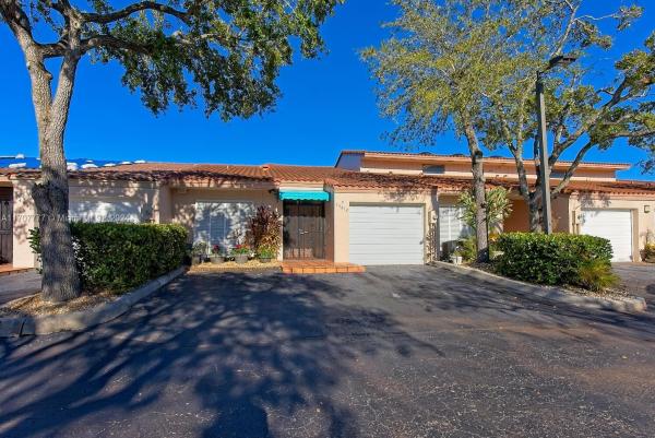 Lake Cynthia, 14812 Breckness Pl #14812, Miami Lakes, Florida 33016, image 1