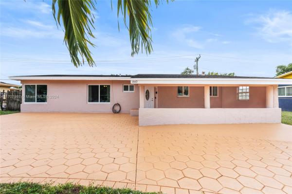 Scott Lake Manor, 1440 NW 179th Ter, Miami Gardens, Florida 33169, image 1