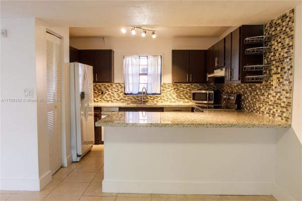 Chateaulaine, 11564 NW 1st St, Plantation, Florida 33325, image 3