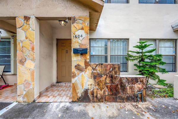 Vanderbilt Park Townhouses, 1604 NE 151st St #1604, North Miami Beach, Florida 33162, image 1