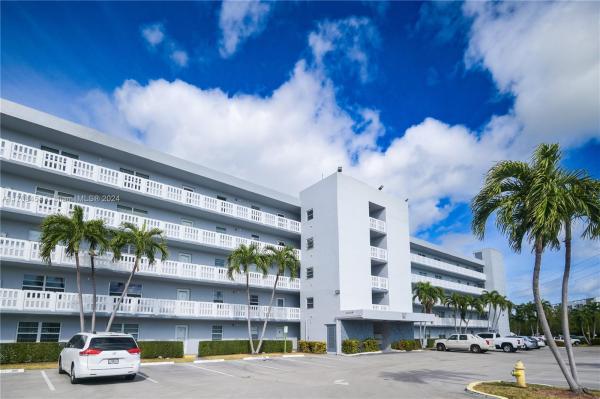 Meadowbrook Lakes View, 190 SE 5th Ave #202, Dania Beach, Florida 33004, image 1