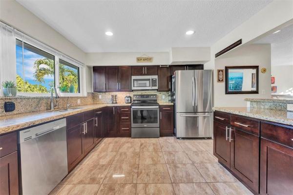 Carol City, 3820 NW 195th St, Miami Gardens, Florida 33055, image 3