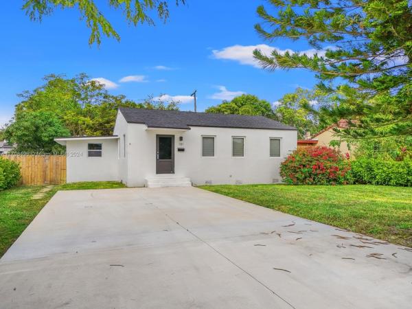 Country Club Estates, 181 Truxton Dr, Miami Springs, Florida 33166, image 1