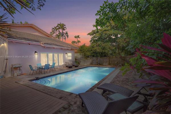 Golden Beach, 375 Golden Beach Dr, Golden Beach, Florida 33160, image 1