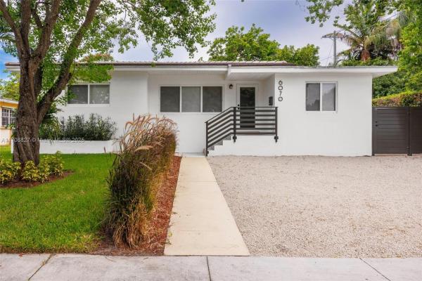 6070 SW 42nd St, Unincorporated Dade County, Florida 33155, image 1