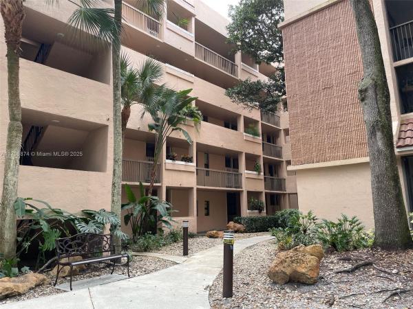 Royal Palm At Plantation, 6800 Cypress Rd #511, Plantation, Florida 33317, image 1