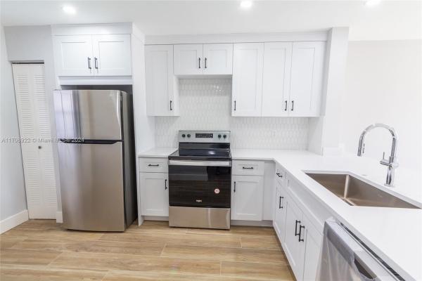 The Provinces Of Pierpointe At Pembroke Lakes, 11627 NW 11th St, Pembroke Pines, Florida 33026, image 1