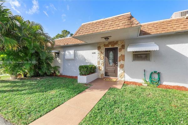 Natura, 419 SW Natura Ave #B, Deerfield Beach, Florida 33441, image 1