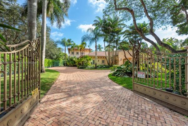 Pinecrest Residential, 9601 SW 68th Ave, Pinecrest, Florida 33156, image 1