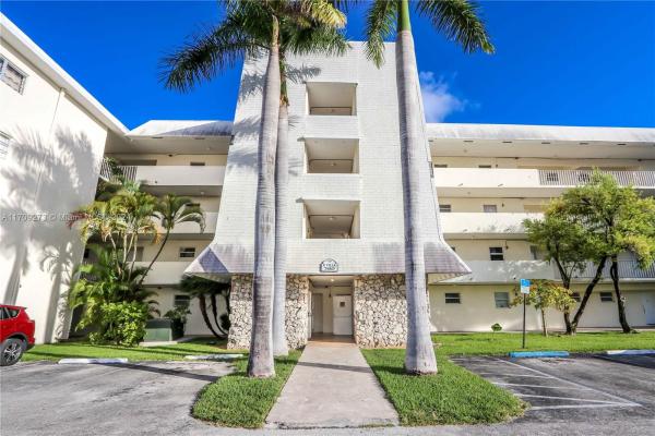 Village At Dadeland, 7410 SW 82nd St #K405, Glenvar Heights, Florida 33143, image 1