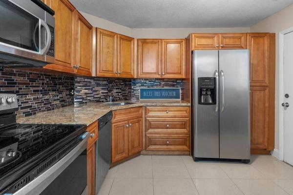 The Lakes Of Inverrary, 3330 Spanish Moss Ter #109, Lauderhill, Florida 33319, image 1