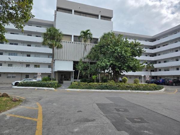 Eden Point, 4000 NE 169th St #401, North Miami Beach, Florida 33160, image 1