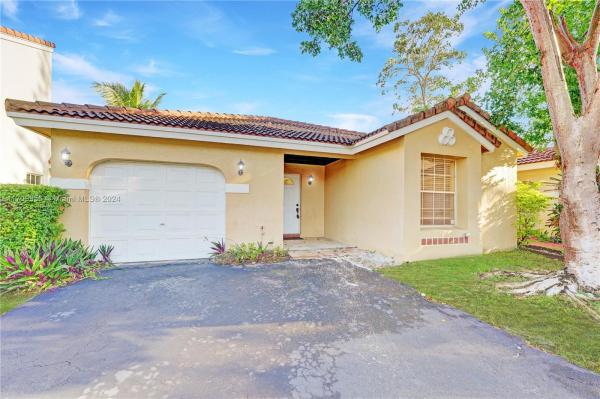Garden Homes At Country Isles, 1405 Seagrape Cir, Weston, Florida 33326, image 1