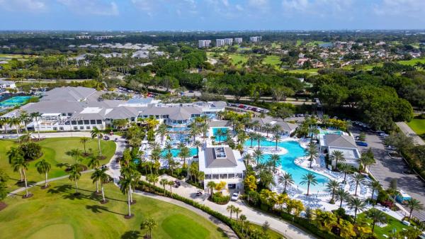 Laurel Oaks At Boca West Country Club, 20100 Boca West Dr #128, Boca Raton, Florida 33434, image 1