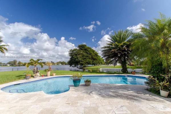Pasadena Lakes, 431 NW 96th Ave, Pembroke Pines, Florida 33024, image 1
