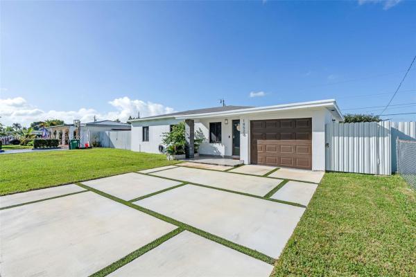 Richmond Heights Residential, 14520 Buchanan St, Richmond Heights, Florida 33176, image 1