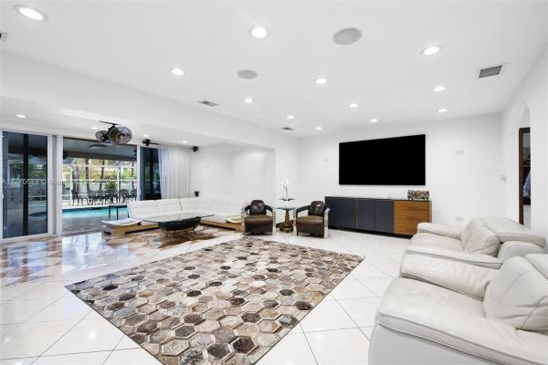 Hollywood Golf Estates, 1229 Coral Ln, Hollywood, Florida 33019, image 1