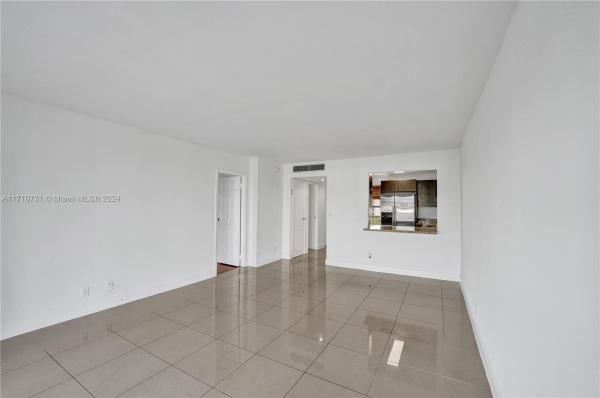 Biscaya, 20500 W Country Club Dr #503, Aventura, Florida 33180, image 3