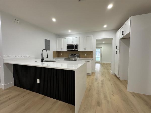Lauderdale Manors, 1209 NW 9th Ave, Fort Lauderdale, Florida 33311, image 1