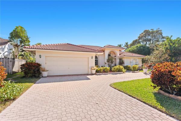 Emerald Lake Estates At The Landings, 10224 SW 12th St, Pembroke Pines, Florida 33025, image 1