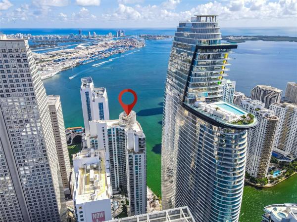 Met 1, 300 S Biscayne Blvd #T-1802, Miami, Florida 33131, image 1