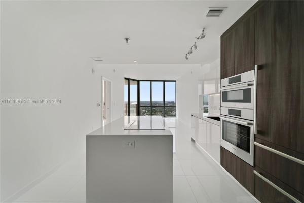 Paramount Miami Worldcenter, 851 NE 1st Ave #4308, Miami, Florida 33132, image 1