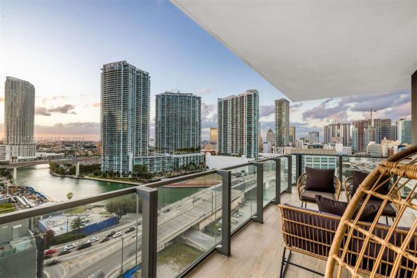Reach Brickell City Centre, 68 SE 6th St #1112, Miami, Florida 33131, image 1