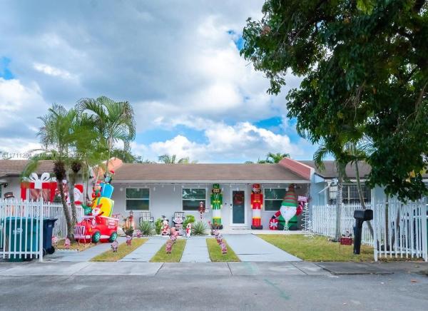Royale Green, 4967 SW 129th Ct, Kendale Lakes, Florida 33175, image 1
