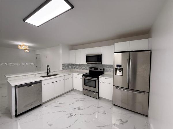 Grand Marquis, 10135 W Sunrise Blvd #103, Plantation, Florida 33322, image 1
