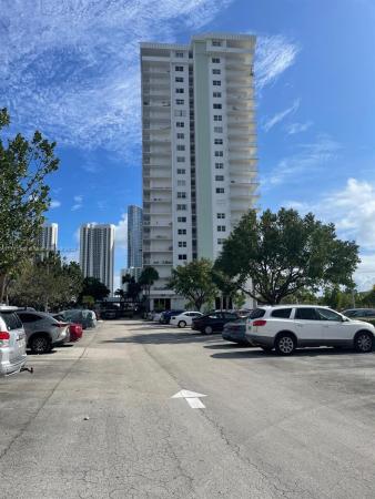 Arlen House West, 500 Bayview Dr #617, Sunny Isles Beach, Florida 33160, image 1