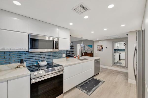 Oaks Terrace At Palm-Aire, 4240 Oaks Ter #102, Pompano Beach, Florida 33069, image 1