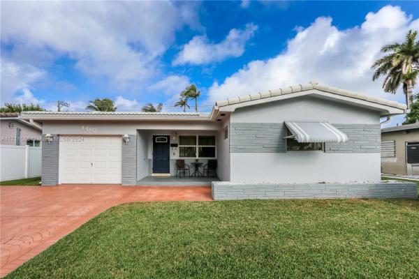 Hollywood Homesites High School, 1407 Harding St, Hollywood, Florida 33020, image 1