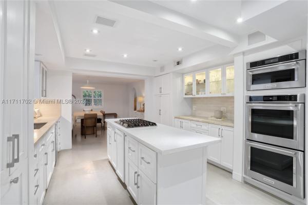 Sunset Lake, 2974 Alton Rd, Miami Beach, Florida 33140, image 2