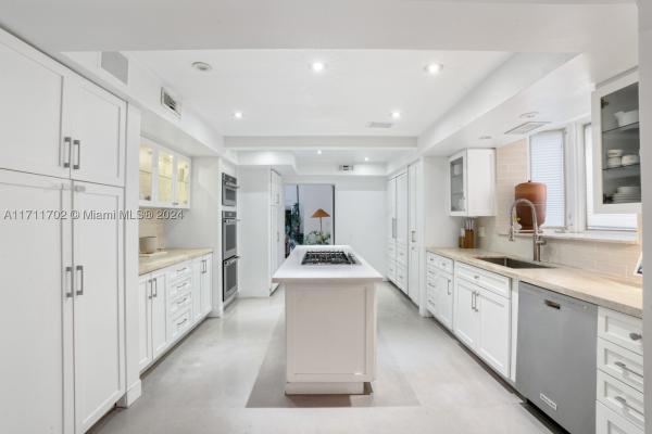 Sunset Lake, 2974 Alton Rd, Miami Beach, Florida 33140, image 3