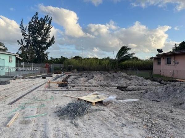 Rainbow Gardens, 15167 NW Railroad Dr, Miami Gardens, Florida 33054, image 1