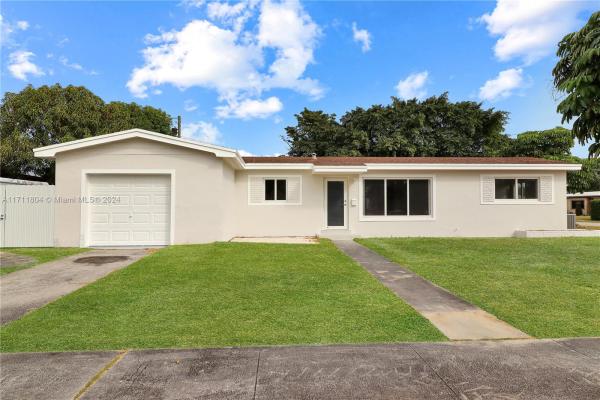 Pine Tree Manor, 9515 Irene Dr, Cutler Bay, Florida 33157, image 1