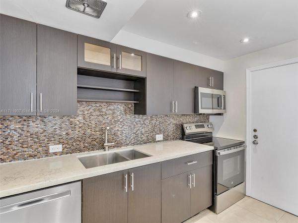 The Vintage, 1080 94th St #602, Bay Harbor Islands, Florida 33154, image 3