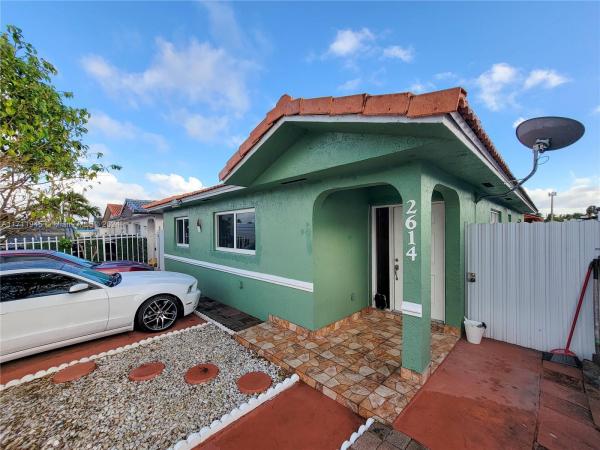 Robles Gardens, 2614 W 71st Pl, Hialeah, Florida 33016, image 1