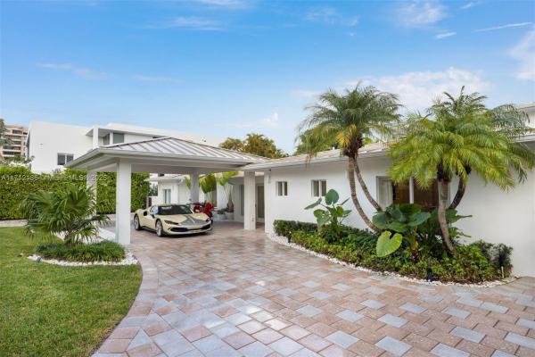 Holiday Colony, 345 Gulf Rd, Key Biscayne, Florida 33149, image 1