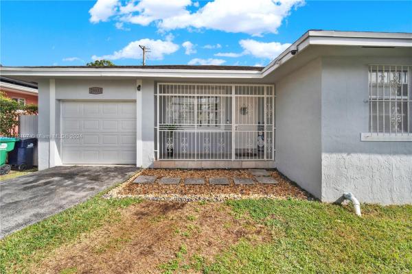 Greenwood Villas, 29833 SW 158th Ct, Leisure City, Florida 33033, image 1
