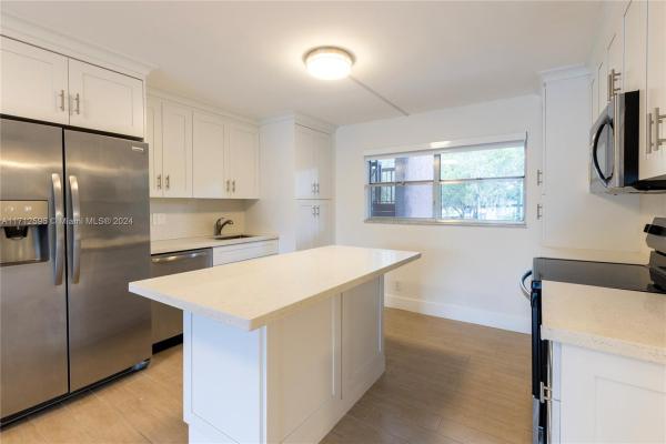 Nova Gardens, 7000 Nova Dr #202E, Davie, Florida 33317, image 1