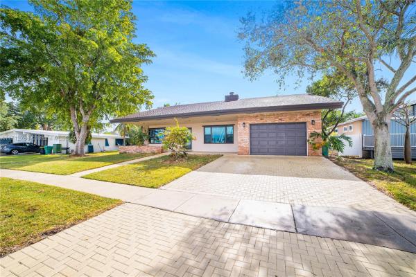 Royal Palm Vista, 614 NE 3rd St, Dania Beach, Florida 33004, image 1