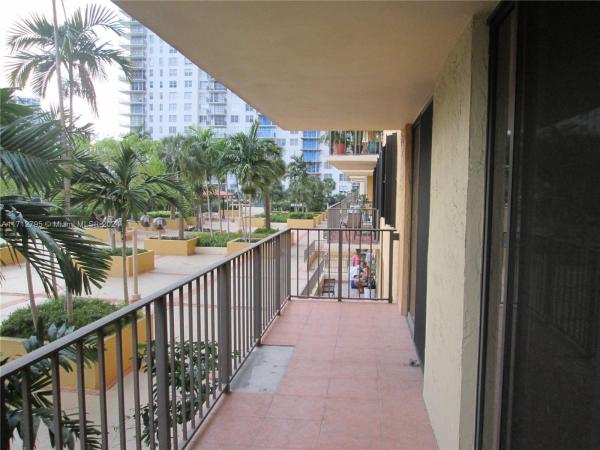 Winston Towers 700, 290 174th St #404, Sunny Isles Beach, Florida 33160, image 1