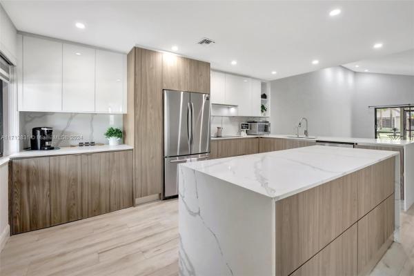 Villas Of Bonaventure, 459 Lakeview Dr #4, Weston, Florida 33326, image 1