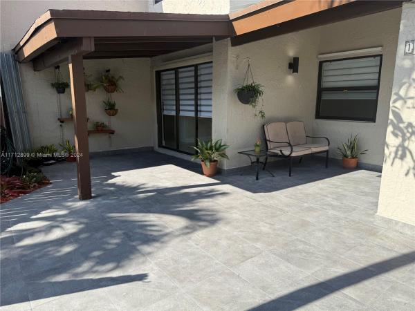 Indian Lake Village, 10300 NW 9th St Cir #101, Fountainebleau, Florida 33172, image 1