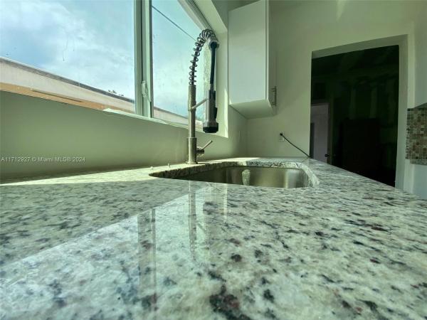 New Haven, 2325 NW 35th St, Miami, Florida 33142, image 1