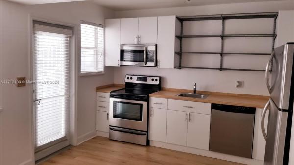 Byblos, 95 S Shore Dr #1, Miami Beach, Florida 33141, image 1